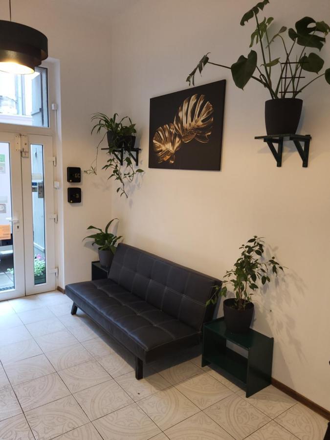 Hostel Cinnamon Краков Экстерьер фото