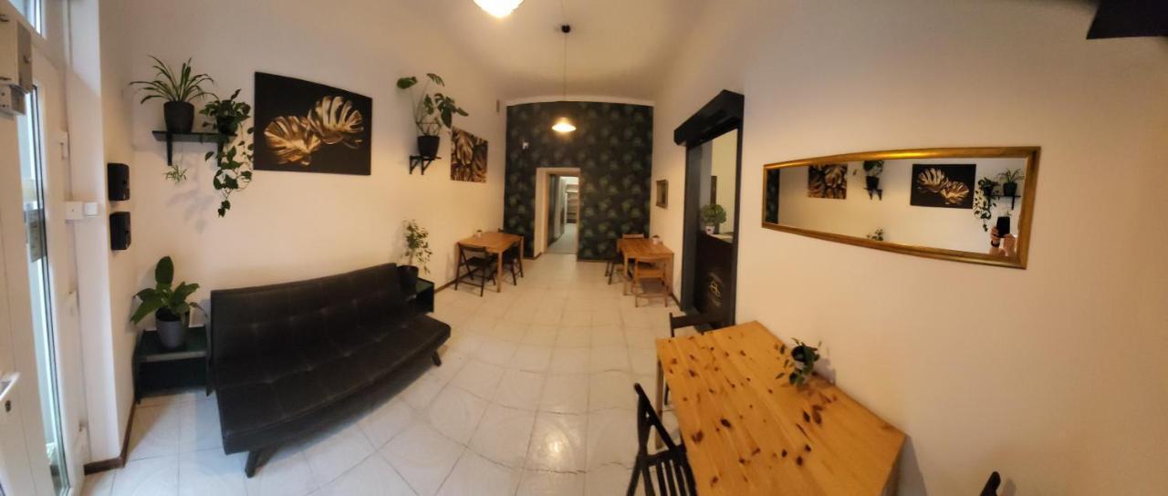 Hostel Cinnamon Краков Экстерьер фото