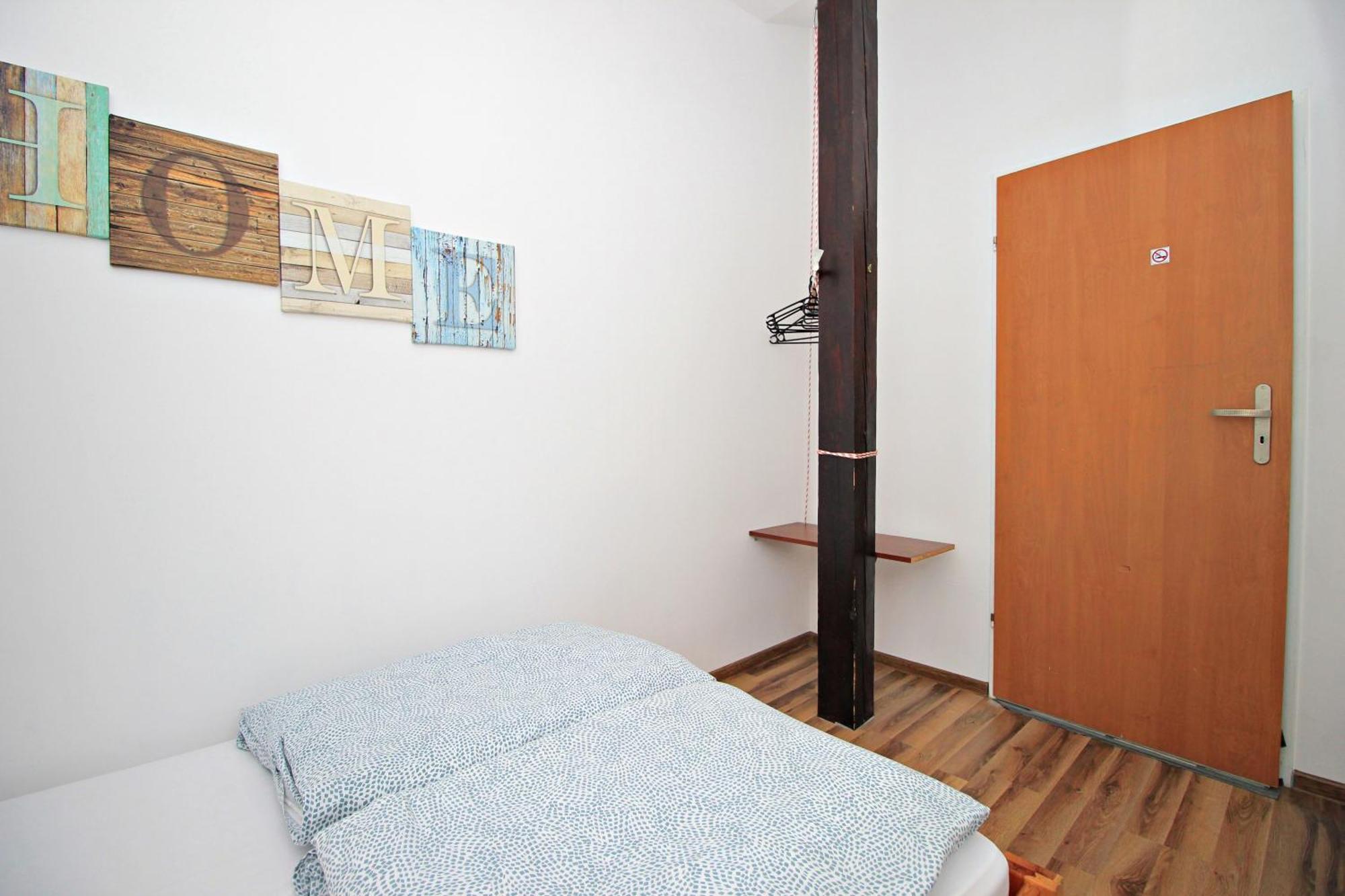 Hostel Cinnamon Краков Экстерьер фото