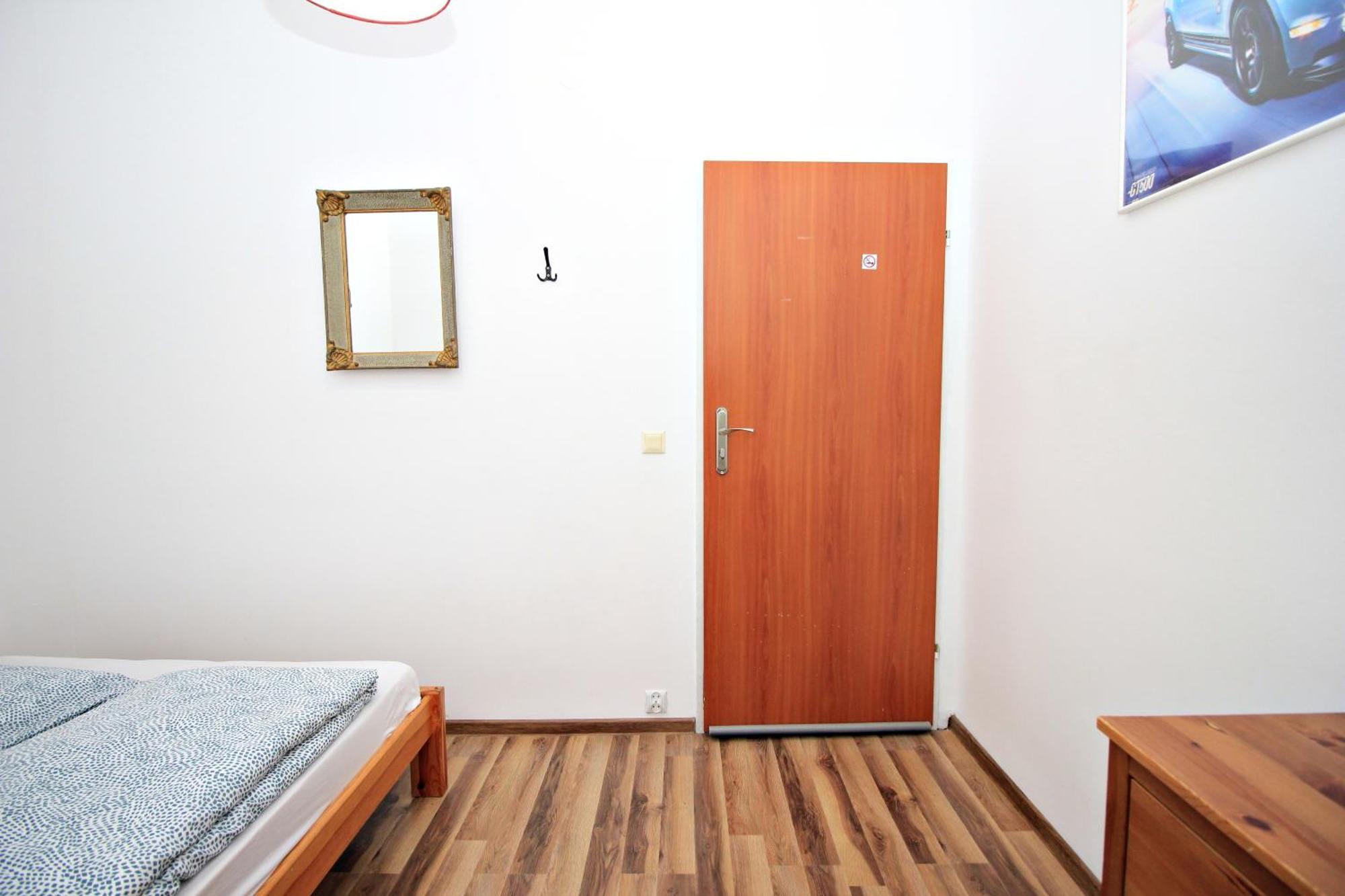 Hostel Cinnamon Краков Экстерьер фото