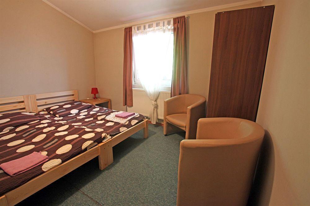 Hostel Cinnamon Краков Экстерьер фото