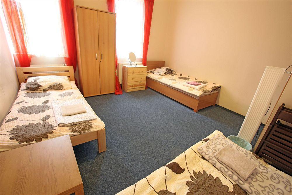 Hostel Cinnamon Краков Экстерьер фото