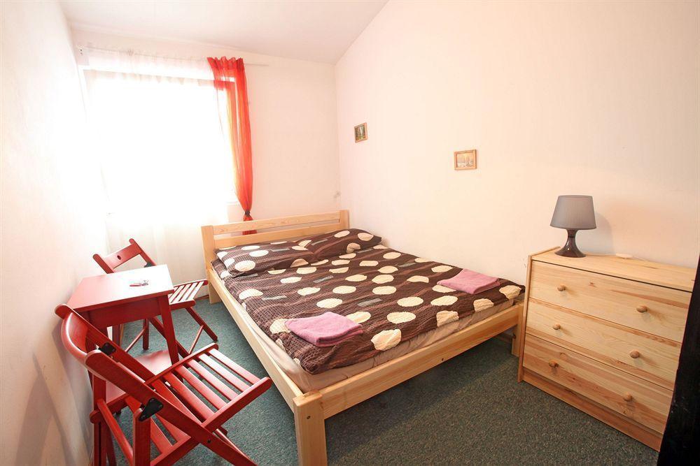 Hostel Cinnamon Краков Экстерьер фото
