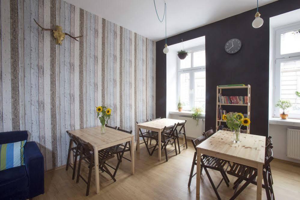 Hostel Cinnamon Краков Экстерьер фото