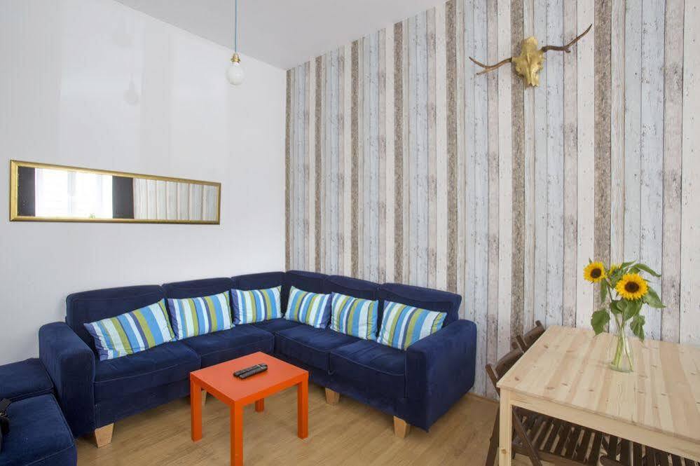 Hostel Cinnamon Краков Экстерьер фото